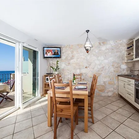 Apartament Plana,