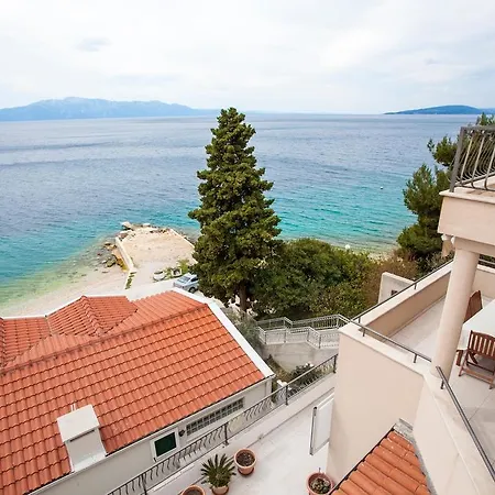 Plana, Apartament *